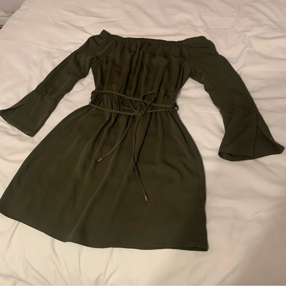Off shoulder long sleeve khaki princess dress - Picture 5 of 10